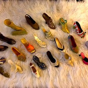25 Miniature Women’s Figurine Shoe & Purse Collection USED